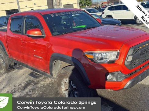 Used 2017 Toyota Tacoma TRD Off-Road image 1