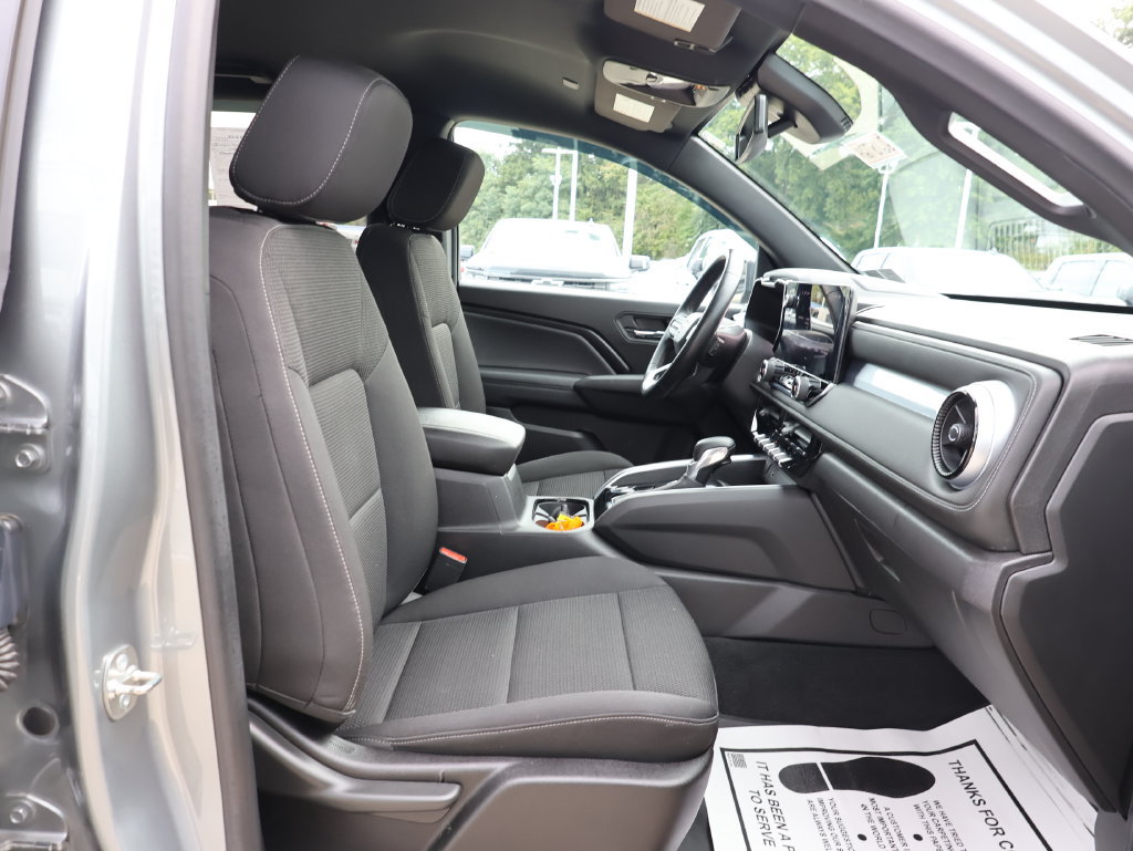 Certified 2024 Chevrolet Colorado LT w/ LT Convenience Package II AWD/4WD image 35