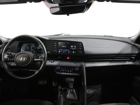 Used 2025 Hyundai Elantra Sport FWD image 14