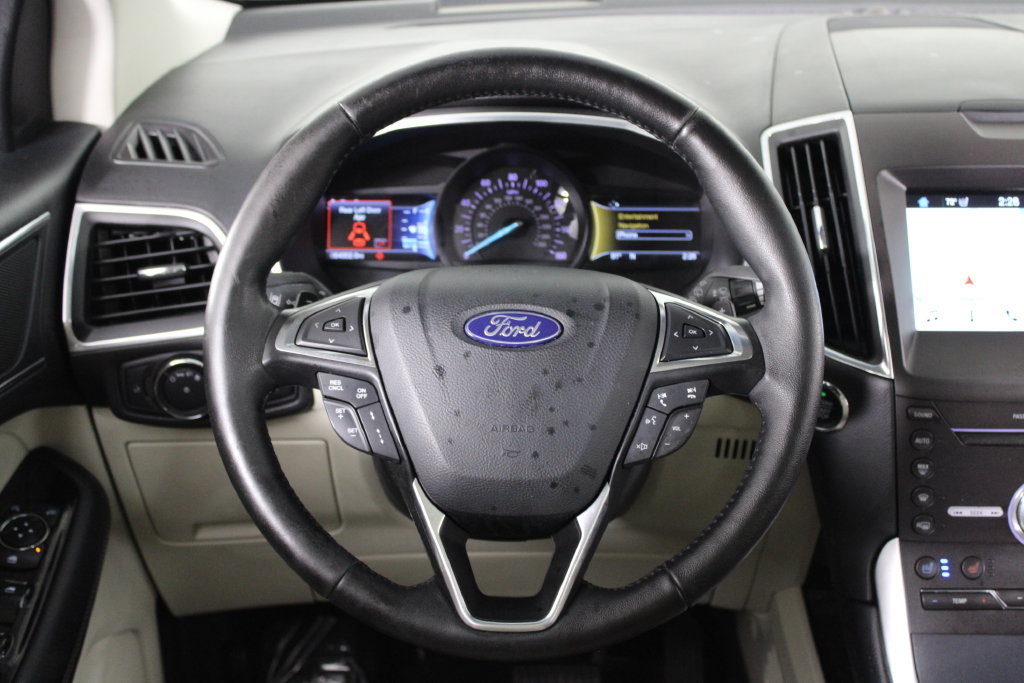 Used 2018 Ford Edge Titanium w/ Equipment Group 301A AWD/4WD image 9