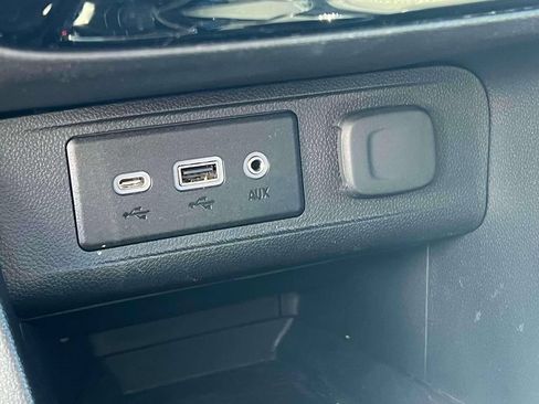 Used 2023 Buick Encore GX Preferred w/ Cold Weather Comfort Package FWD image 32