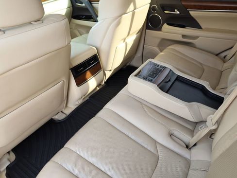 Used 2021 Lexus LX 570 4WD w/ 3rd Row & Luxury Pkg image 29