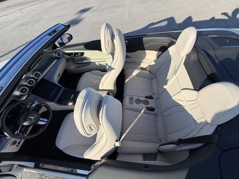 Used 2025 Mercedes-Benz CLE 300 4MATIC Cabriolet image 8