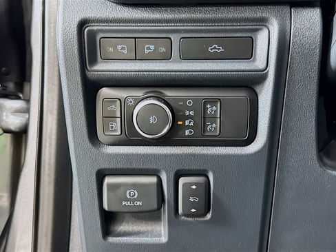 Used 2022 Ford F150 XLT w/ Equipment Group 302A High AWD/4WD image 17
