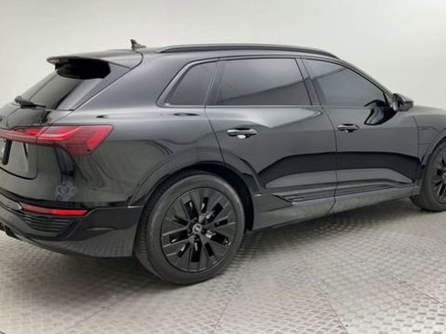 Used 2024 Audi Q8 e-tron Prestige w/ Prestige Package image 2