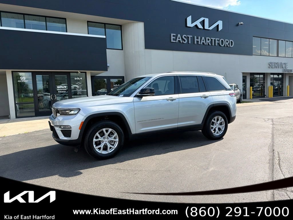 Used 2023 Jeep Grand Cherokee Limited AWD/4WD image 1