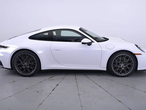 Used 2025 Porsche 911 Carrera image 8