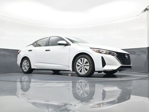 Used 2024 Nissan Sentra S w/ Lighting Package FWD image 16