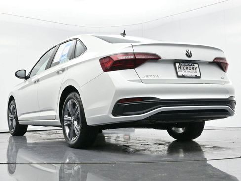 Used 2023 Volkswagen Jetta SE image 48