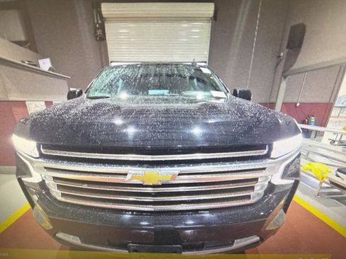 Used 2023 Chevrolet Suburban High Country w/ LPO, Illumination Package image 2