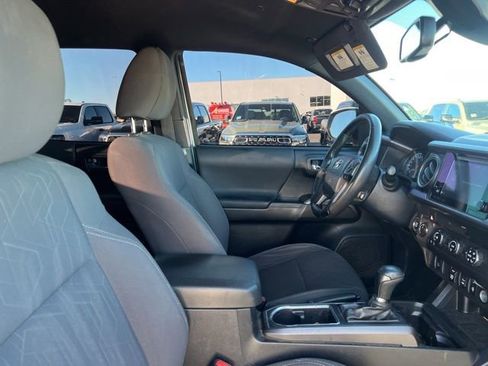 Used 2019 Toyota Tacoma TRD Off-Road image 18