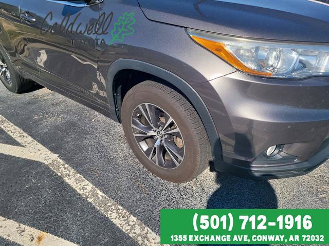 Used 2016 Toyota Highlander XLE FWD image 4