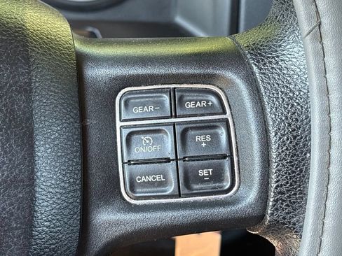Used 2017 RAM 1500 Express AWD/4WD image 19