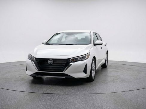 Used 2025 Nissan Sentra S FWD image 2