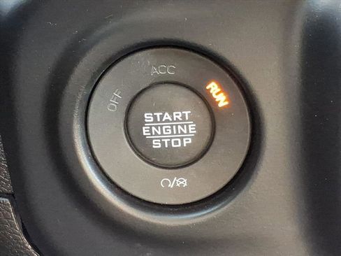 Used 2021 Jeep Wrangler Sport image 19