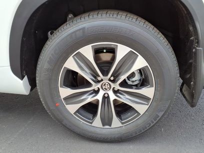 New 2026 Toyota Highlander XLE