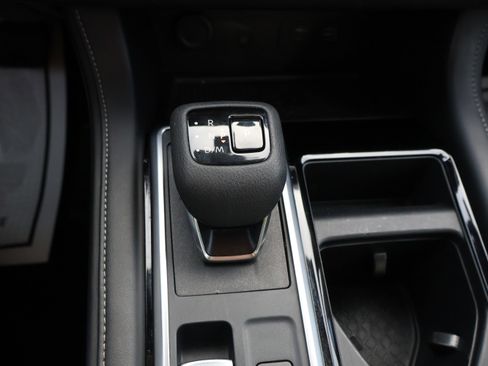 Used 2025 Nissan Pathfinder SL image 30