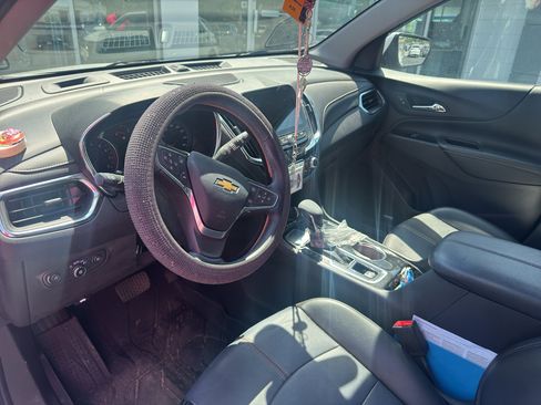 Used 2023 Chevrolet Equinox Premier image 7