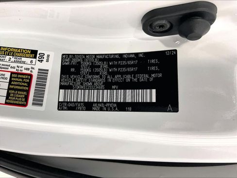 Used 2025 Toyota Sienna LE image 36