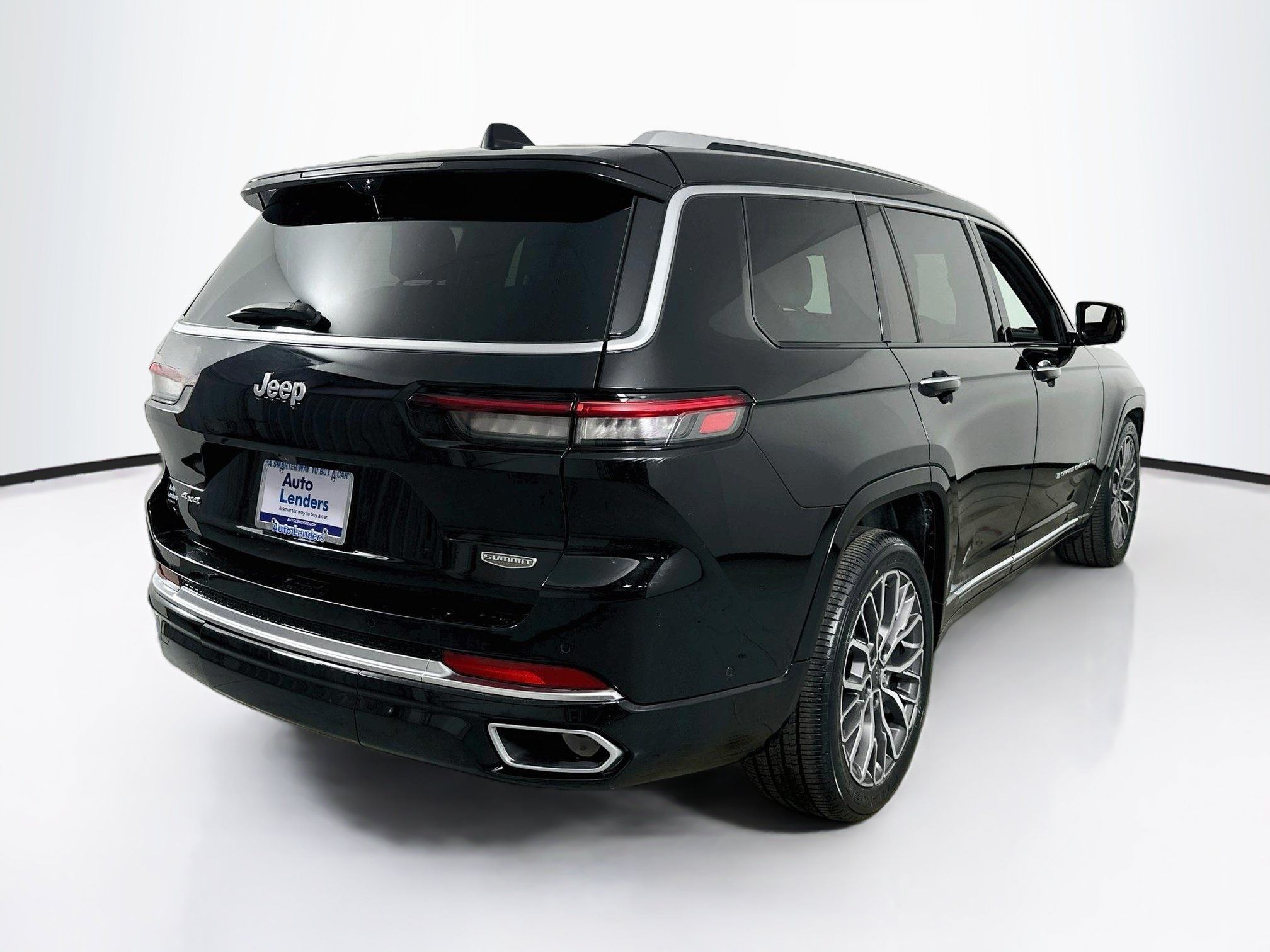 Used 2023 Jeep Grand Cherokee L Summit AWD/4WD image 5