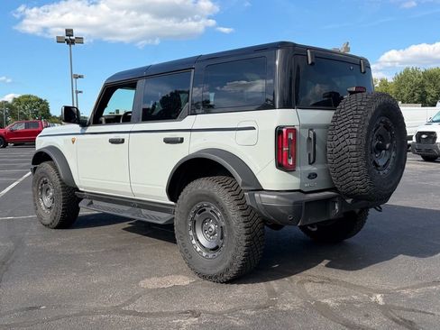 Used 2024 Ford Bronco Badlands AWD/4WD image 8