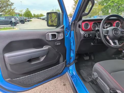 Used 2023 Jeep Wrangler Unlimited Rubicon w/ Cold Weather Group AWD/4WD image 21