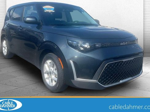 Used 2025 Kia Soul LX w/ LX Technology Package FWD image 1
