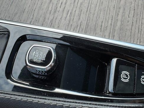 Used 2022 Volvo XC90 T6 Inscription w/ Advanced Package image 23