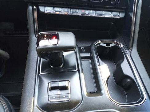 Used 2024 GMC Sierra 1500 AT4 w/ Technology Package image 18