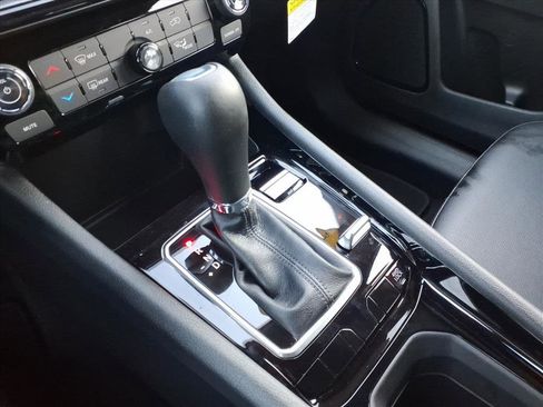 New 2026 Jeep Compass Latitude AWD/4WD image 18