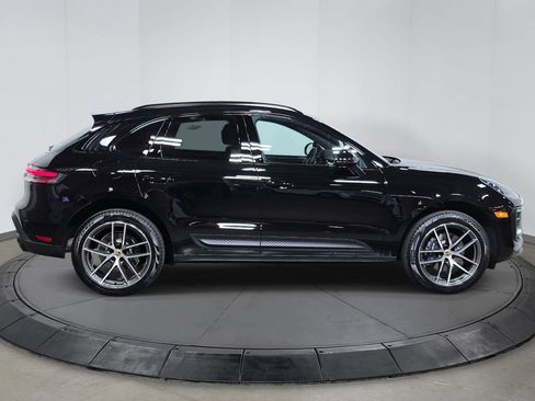 Certified 2026 Porsche Macan AWD/4WD image 8