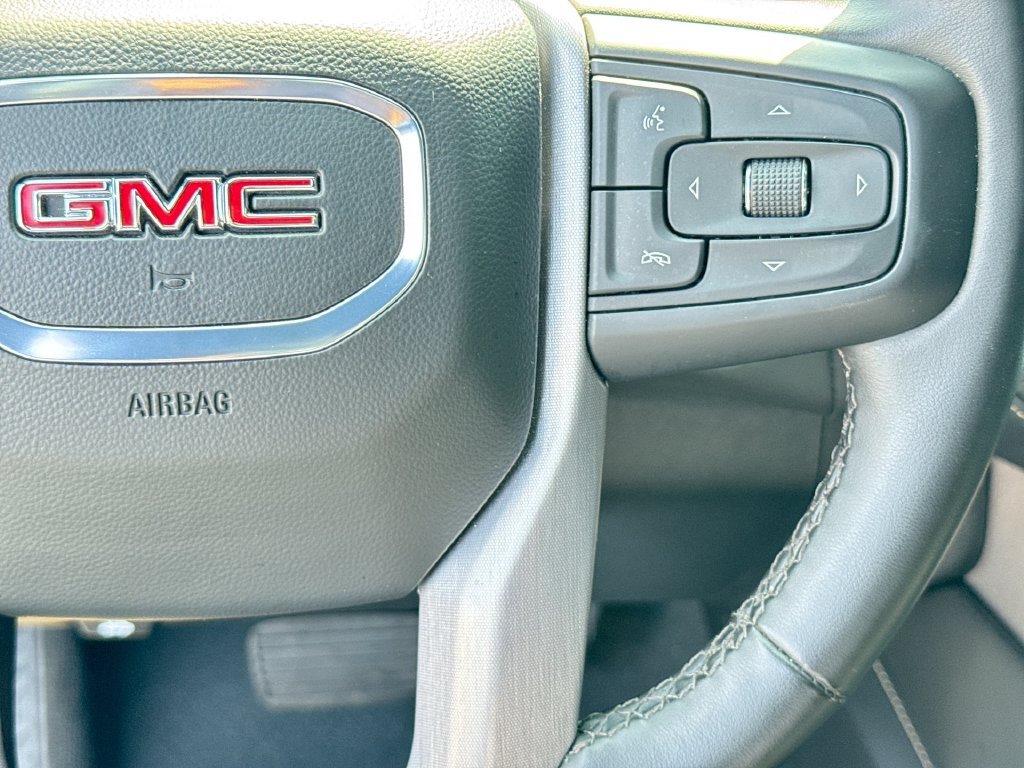 Used 2024 GMC Yukon XL SLT w/ SLT Luxury Package RWD image 18