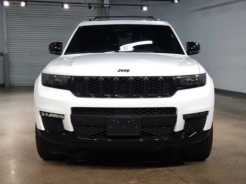 Used 2024 Jeep Grand Cherokee L Limited w/ Black Appearance Package AWD/4WD image 2