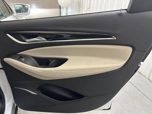 Used 2020 Buick Enclave Essence image 41