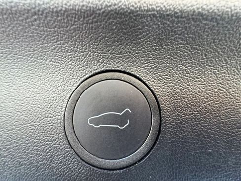 Used 2023 Tesla Model Y AWD image 27
