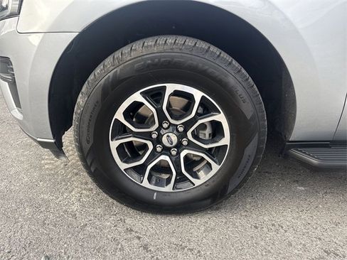 Used 2024 Ford Expedition XLT image 10