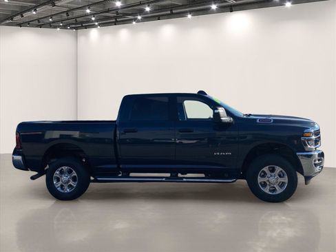 Used 2026 RAM 2500 Big Horn AWD/4WD image 8