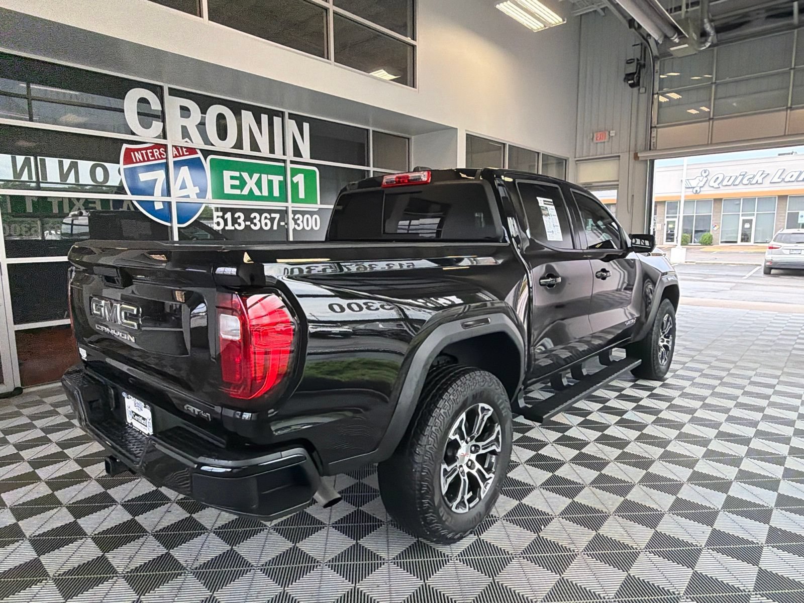 Used 2025 GMC Canyon AT4 w/ Technology Plus Package AWD/4WD image 6