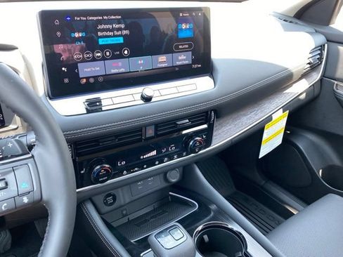 New 2026 Nissan Rogue Platinum AWD/4WD image 16