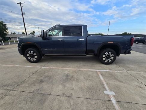 New 2026 GMC Sierra 2500 Denali w/ Denali Reserve Package image 8
