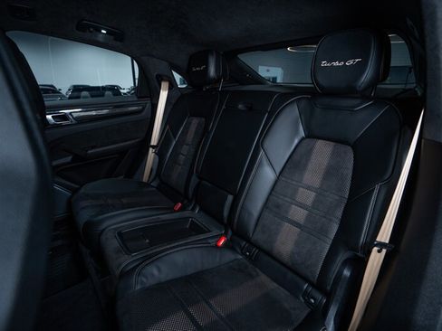 Used 2022 Porsche Cayenne Turbo GT AWD/4WD image 30