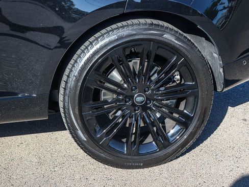 Certified 2024 Land Rover Range Rover SE AWD/4WD image 9