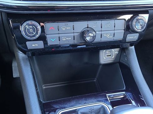 New 2026 Jeep Compass Latitude image 26