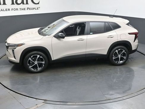 New 2026 Chevrolet Trax RS w/ Driver Confidence Package FWD image 36
