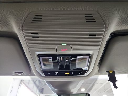 New 2026 Volkswagen Atlas SE FWD image 29