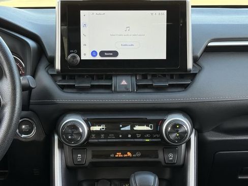 Used 2025 Toyota RAV4 XLE FWD image 17