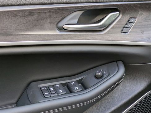 New 2025 Jeep Grand Cherokee Limited w/ Black Appearance Package image 13