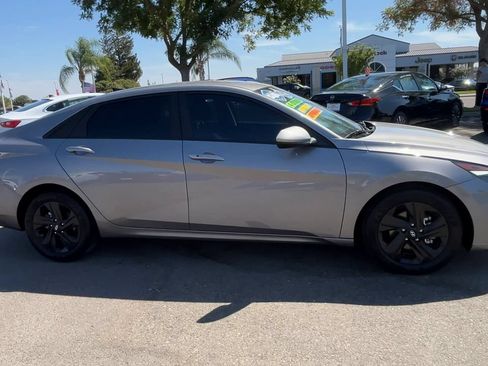 Used 2023 Hyundai Elantra SEL FWD image 8