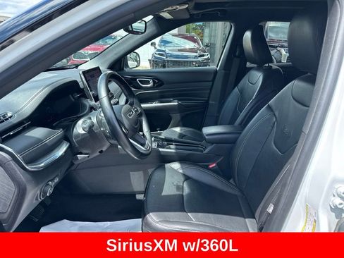 Used 2022 Jeep Compass High Altitude AWD/4WD image 11