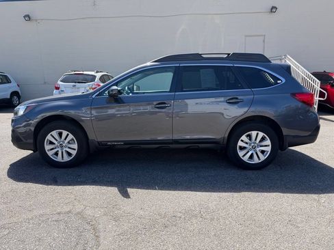 Used 2019 Subaru Outback 2.5i Premium w/ Popular Package #2 AWD/4WD image 4